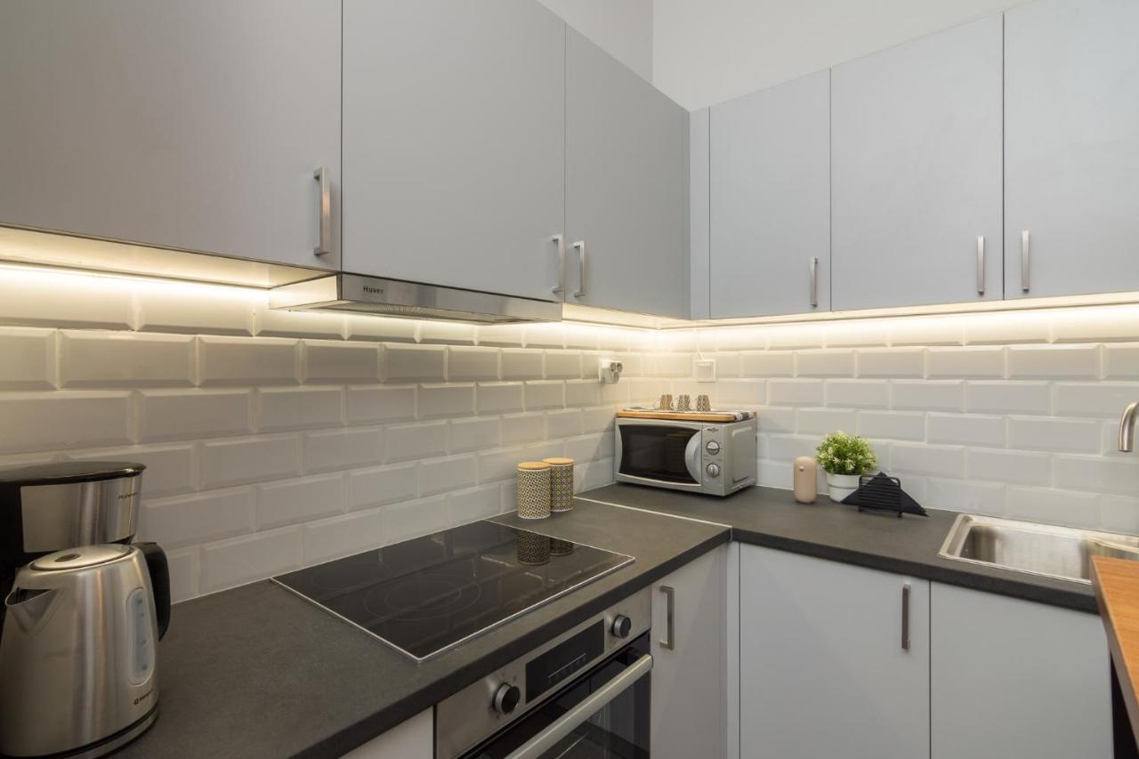 Spacious 2 Bedroom Apartment In Koukaki Athens Exterior photo